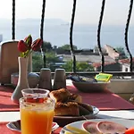 Kaftan Hotel