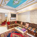 Kaftan Hotel